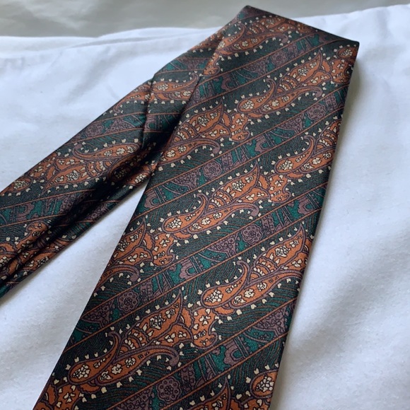 100% Silk Orange Paisley Tie by Louis Founttain - Picture 2 of 5
